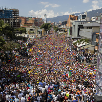 A La Calle: People, Protest, and the Road to Restoring Democracy in Venezuela 